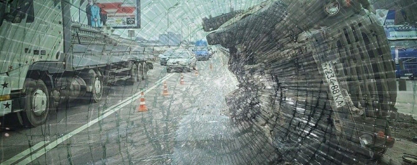 В Киеве столкнулись ЗИЛ и КамАЗ - один из водителей погиб