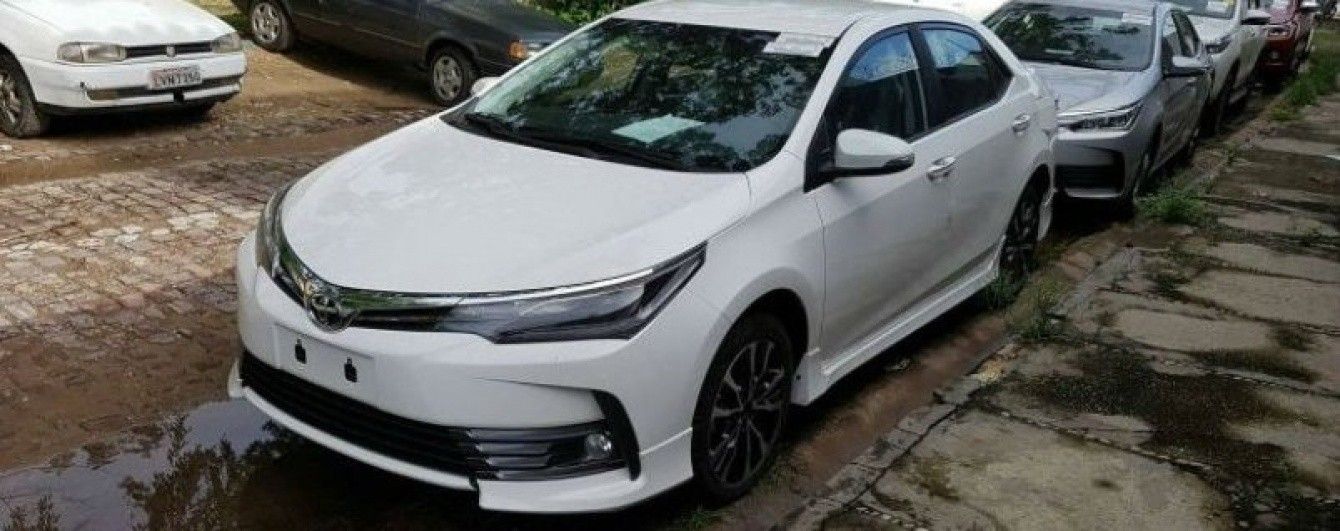 Toyota Corolla получила "спортивную" версию XRS