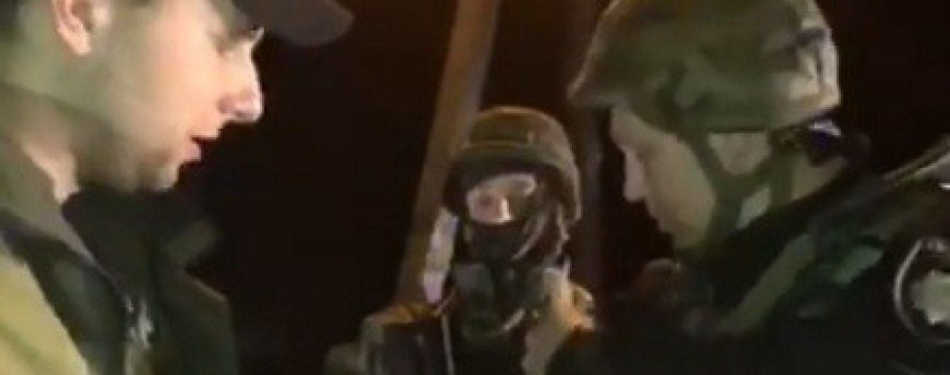 В Сети появилось видео стрельбы полицейских во время столкновения с блокировщиками под Краматорском