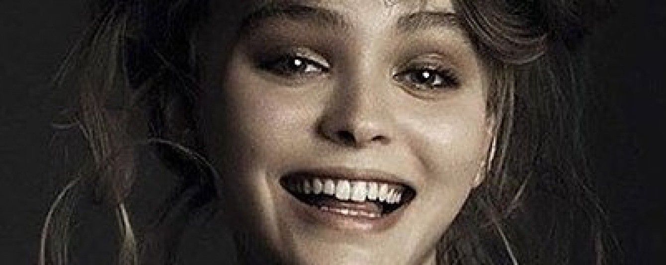 Топлес и с улыбкой: Лили-Роуз Депп снялась для итальянского Vogue