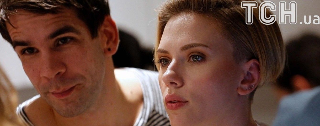 Муж Скарлетт Йоханссон просит суд оставить их дочь с ним