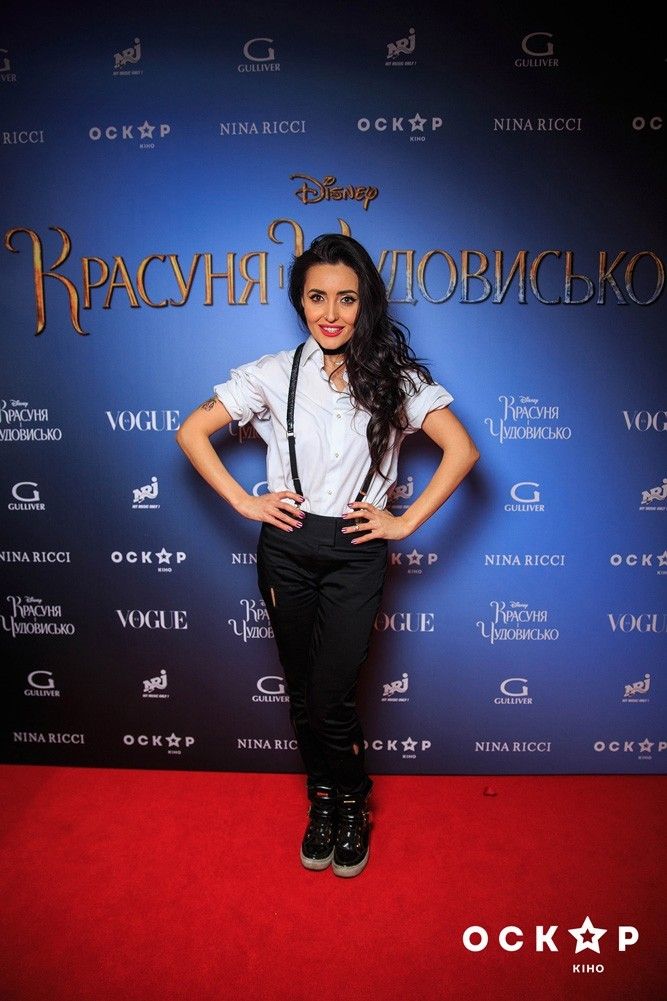 Звезды на премьере фильма "Красавица и Чудовище"_9
