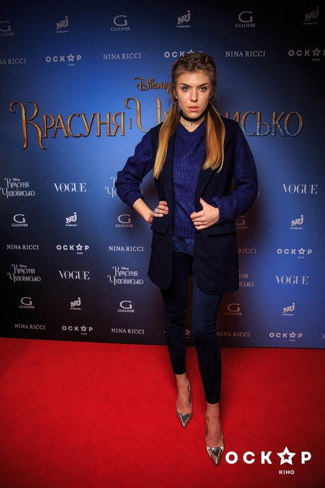 Звезды на премьере фильма "Красавица и Чудовище"_13