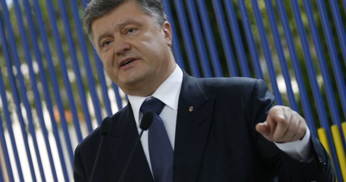 Президент Порошенко записал обращение к украинцам относительно трагических событий под Радой