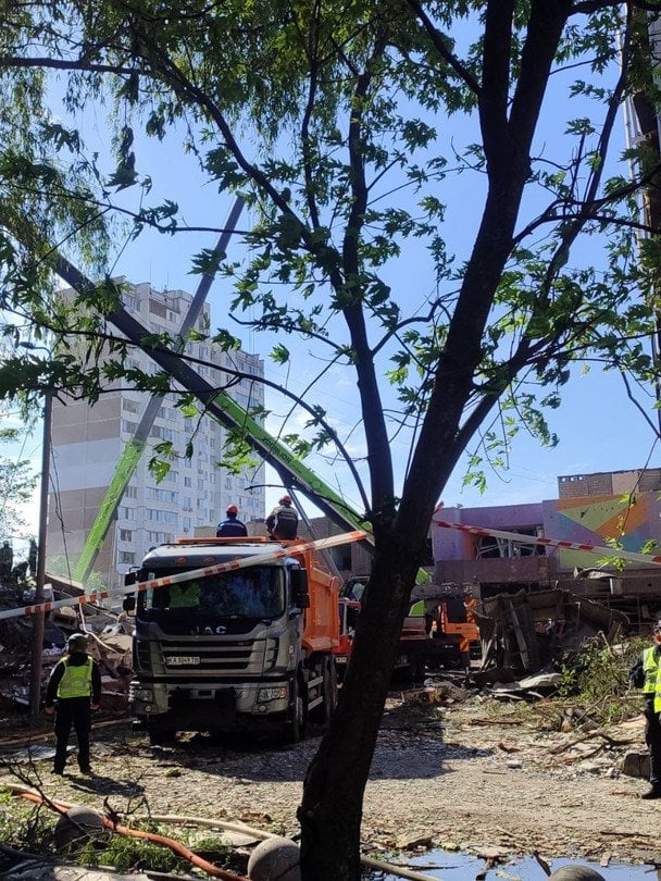 У Києві зросла кількість загиблих через атаку РФ, поранених уже понад 40