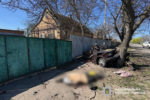 Російський дрон знову влучив у цивільне авто: є загиблий та важкопоранена