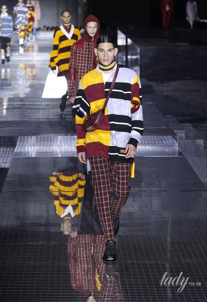 Коллекция Burberry прет-а-порте сезона осень-зима 2020-2021 / © East News