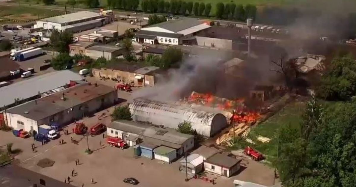 У Броварах ліквідували масштабну пожежу