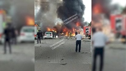 Одессу атаковали ракетами — горит автостоянка