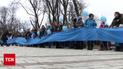 Світ одягається у блакитне на підтримку людей з аутизмом