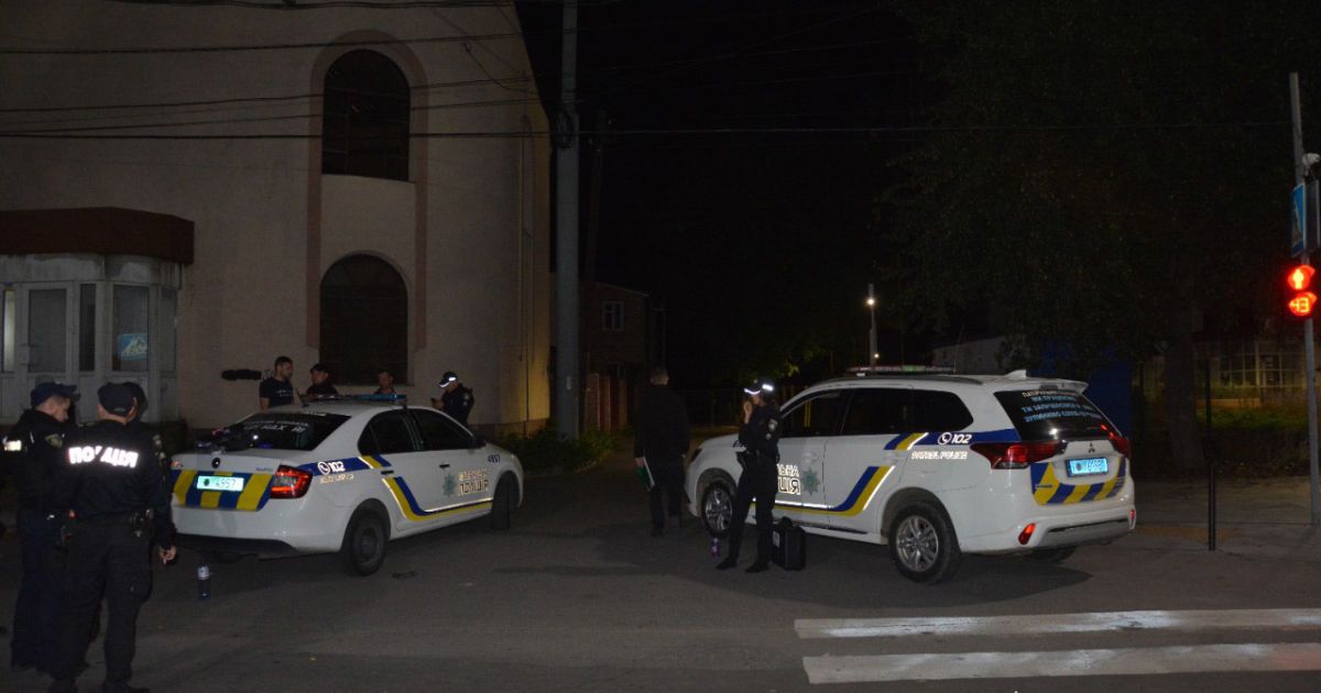 В центре Хмельницкого мужчина устроил стрельбу: первые подробности