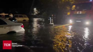 Велика злива! Одесу затопило! Хаджибейський район не впорався з водою!
