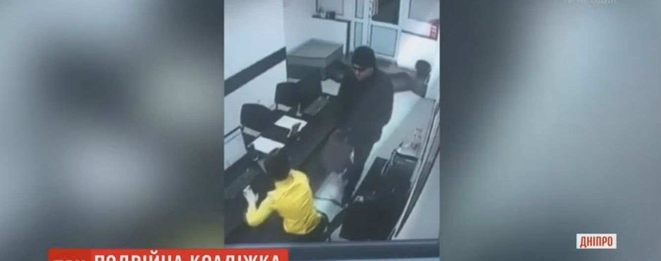 Серийный грабитель за день дважды ограбил пункты выдачи быстрых кредитов в Днепре