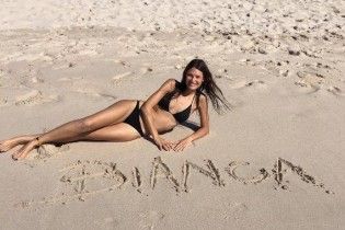 В бикини на пляже: Бьянка Балти отдыхает в Мексике