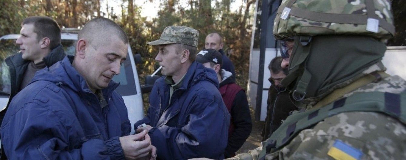 "Представители ЛНР" приехали на подконтрольную Киеву территорию, чтобы верифицировать пленных