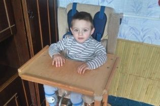 Родители Артурчика просят помочь вылечить сына