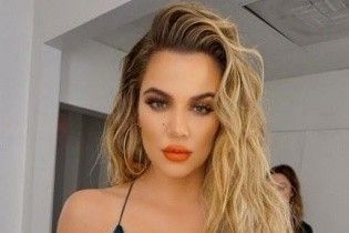 В экстремальном мини и с сумкой Givenchy: Хлое Кардашьян сходила на обед