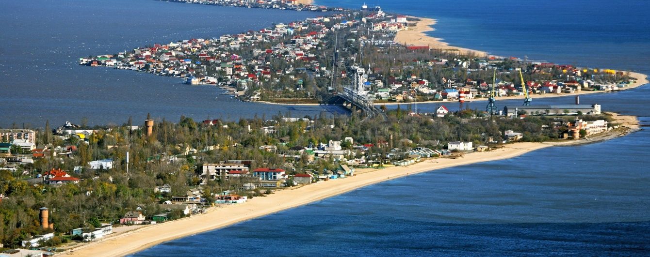 Гори сміття, кілометрові затори, стихійна торгівля. Як нині відпочивається в одеській Затоці