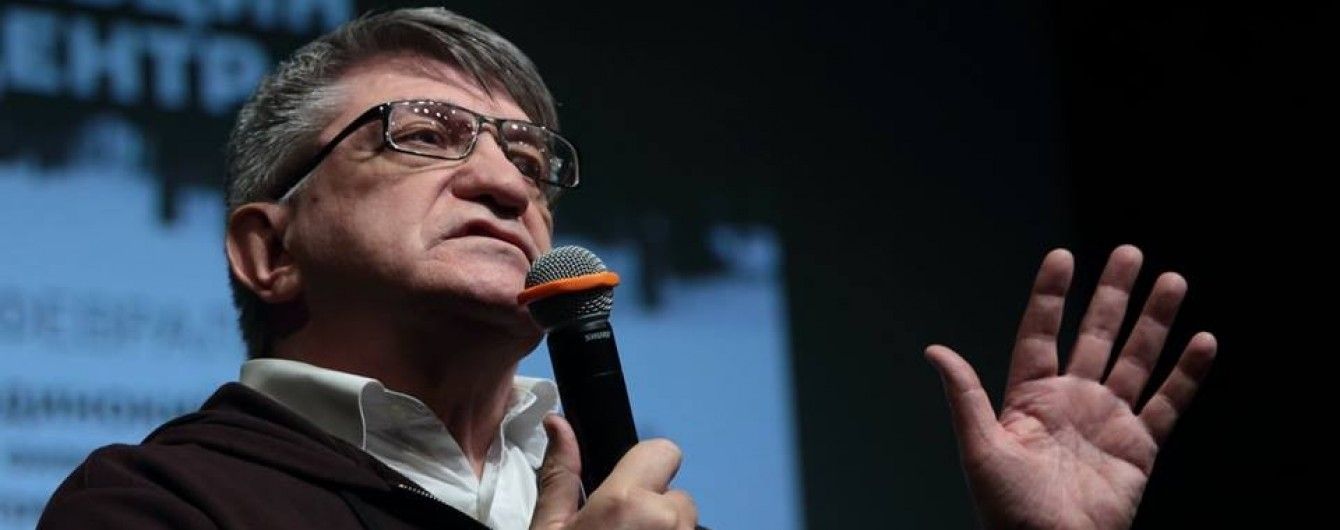 Российский режиссер призвал Порошенко без всяких условий освободить всех заключенных россиян ради Сенцова