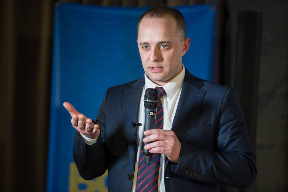 Олексій Момот