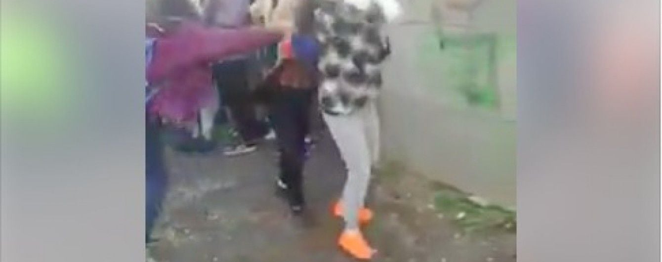 Участницы нашумевшей подростковой расправы в Чернигове оказались на скамье подсудимых