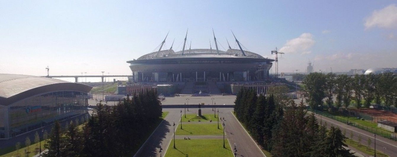 На новому стадіоні "Зеніта" почав гнити газон