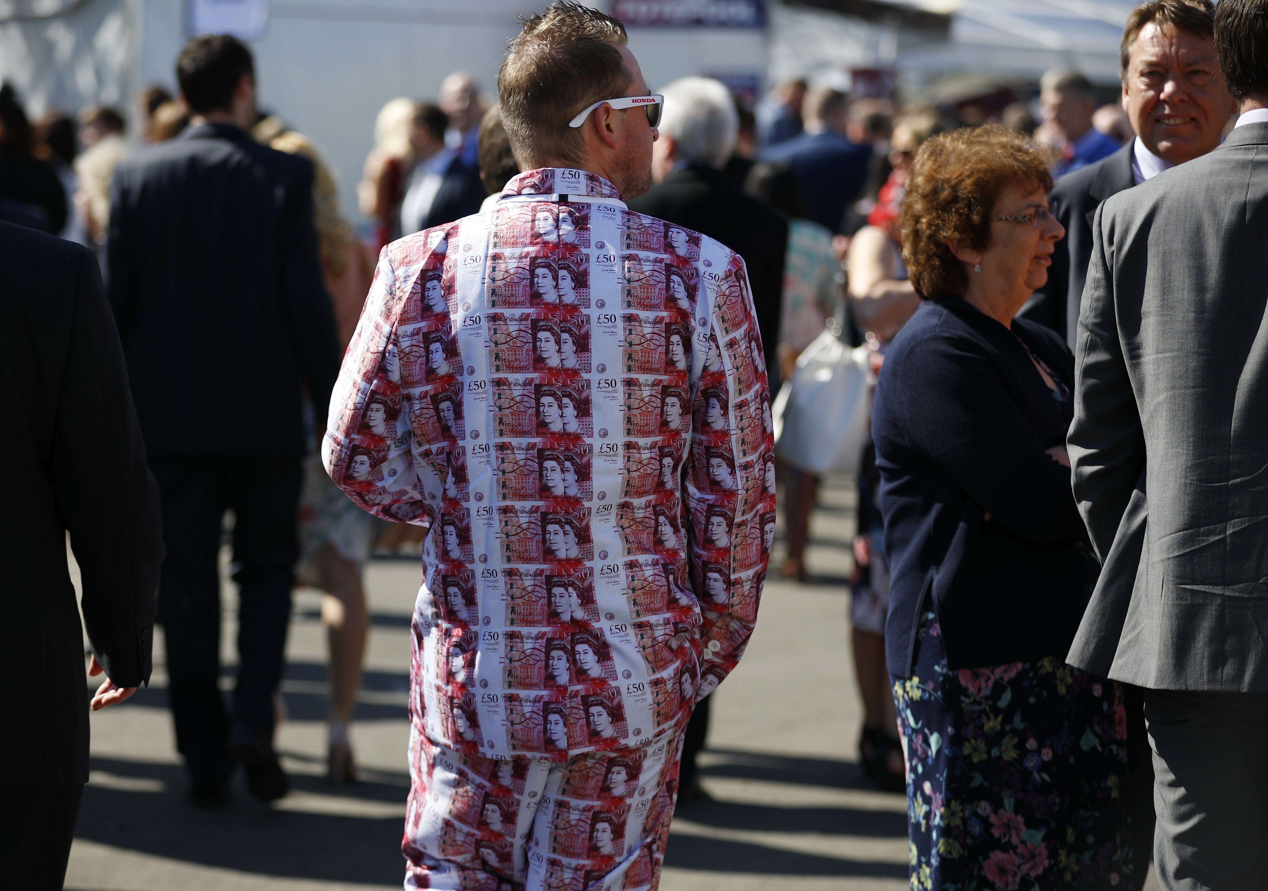 Скачки Grand National в Ливерпуле_12