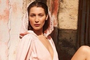 Горячая брюнетка: в Сети появилось откровенное фото Беллы Хадид