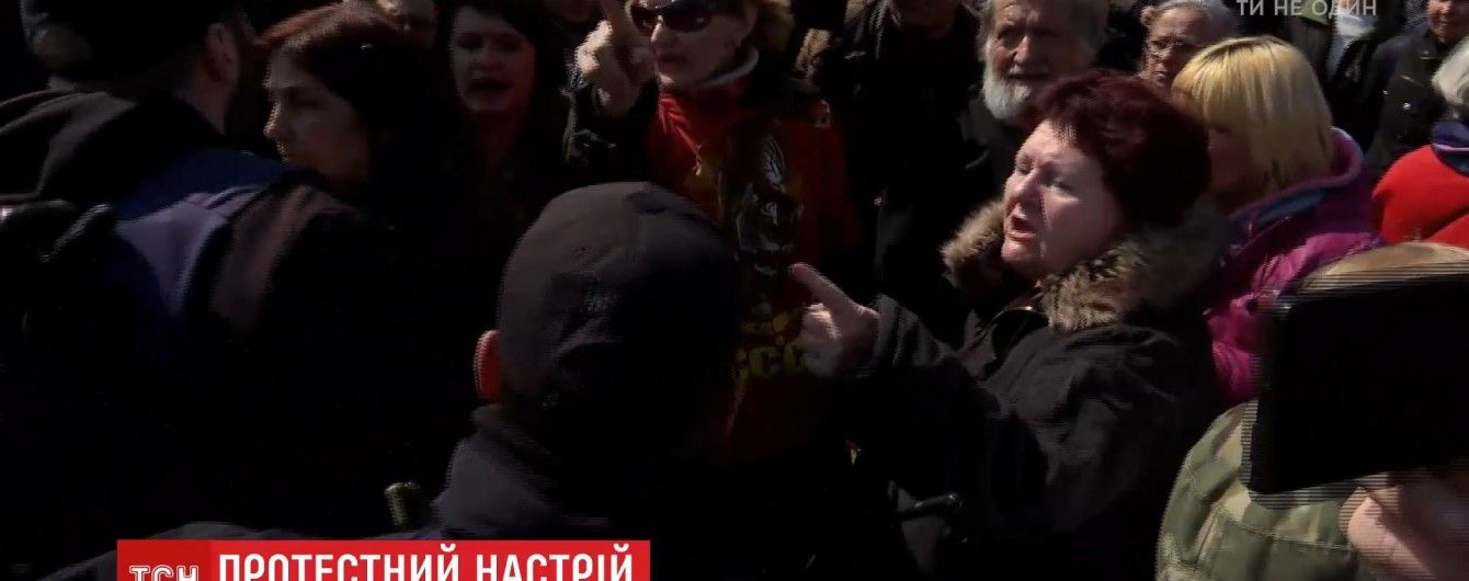 Затриманих після сутичок біля пам'ятника в Одесі відпустили