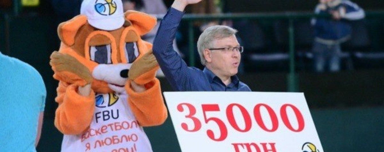 Одним кидком. Уболівальник виграв 35 тисяч гривень у півфіналі баскетбольної Суперліги