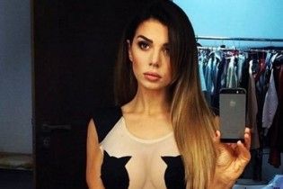 Змарніла Сєдокова світлиною із доньками подякувала фанам за привітання