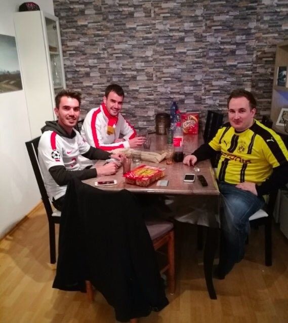 Фанати Боруссії прихистили уболівальників Монако, bedforawayfans_1