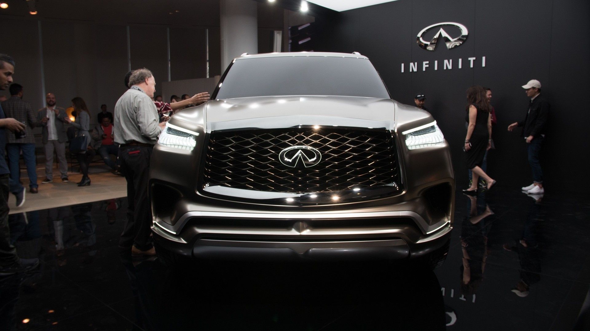 Infiniti QX80 Monograph