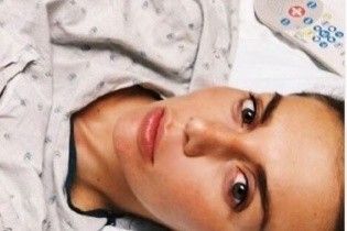 Сєдокова із катетерами в руці похизувалася розкішним букетом в лікарні