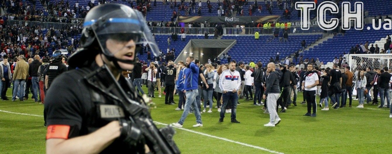 Фанаты "Бешикташа" сорвали матч Лиги Европы против "Лиона"