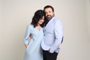 Щасливий татко Лірник показав перше фото дружини з немовлям та розповів про рідкісне ім'я