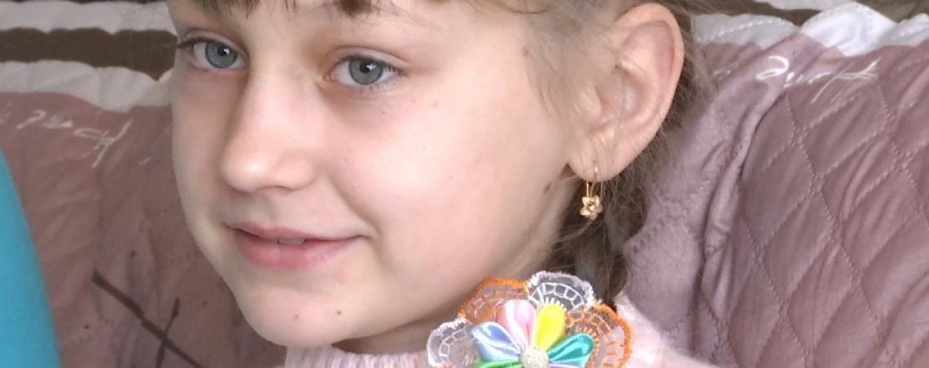 Маленька Віка переборола рак, допоможіть їй не втратити ніжку
