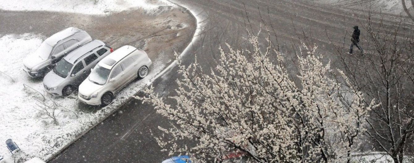 Аномальне похолодання та додаткові канікули. Як Україна переживає раптову снігову негоду