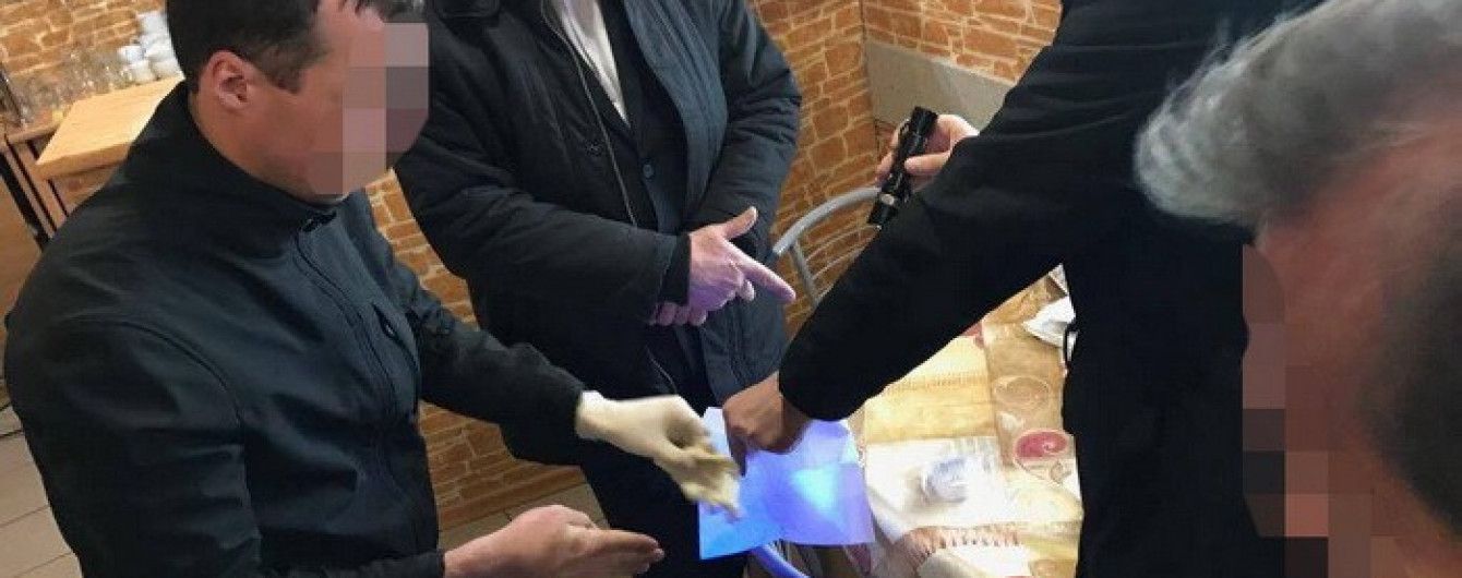Заступник гендиректора Львівського аеропорту погорів на хабарі