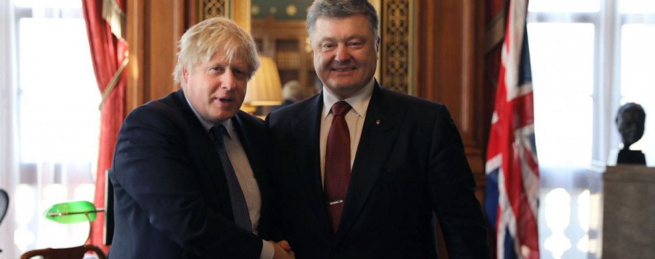 Порошенко обговорив із головою МЗС Британії санкції проти РФ та військову співпрацю