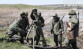Неспокойная ночь на Донбассе. Боевики стреляли во всех направлениях, один военный погиб
