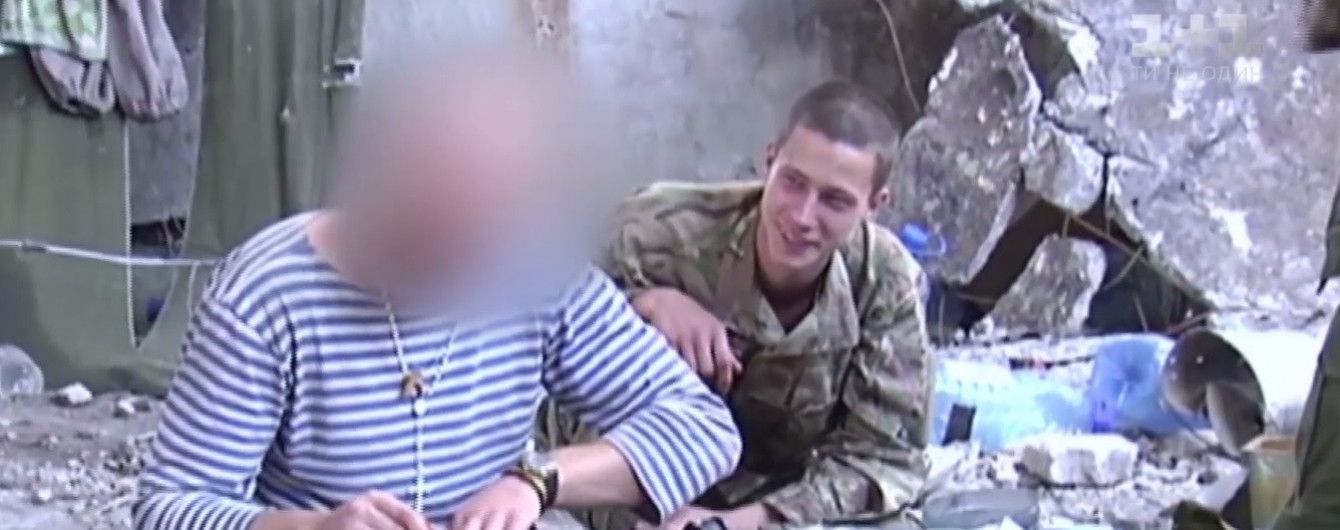 В Днепре на коленях прощались с тремя бойцами, которые погибли во время спасения товарища