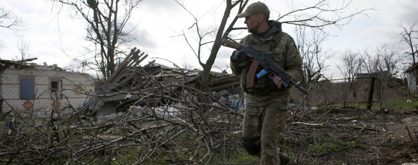 Бойова травма українського бійця та неспокій на Приморському напрямку. Дайджест АТО