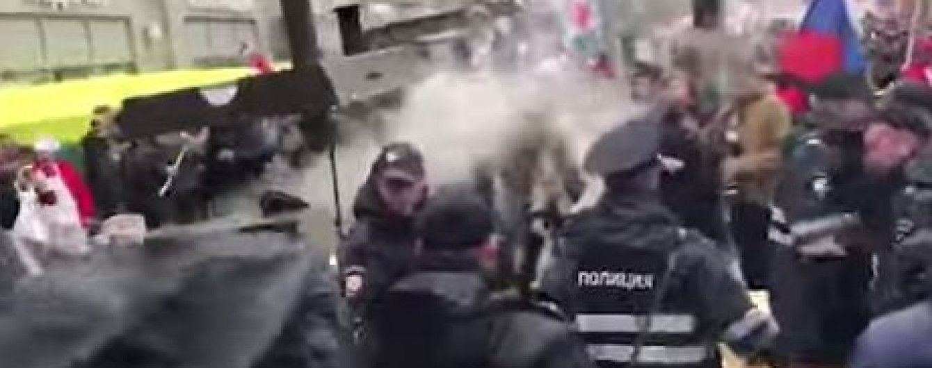 В Москве во время акции "Бессмертный полк" подрались армяне и азербайджанцы