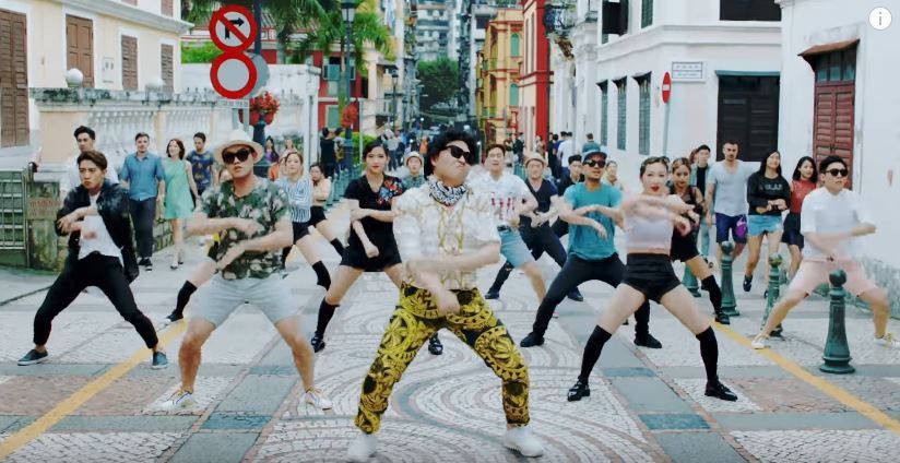 Кадри з кліпу PSY_1