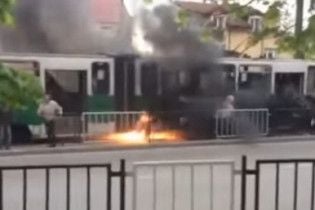 Во Львове прямо во время движения загорелся отремонтированный трамвай