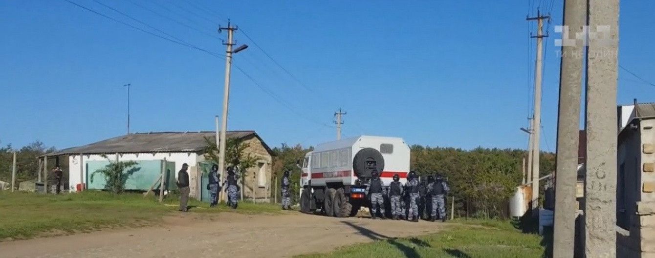 В окупованому Криму силовики провели обшук у кримського татарина Ізетова