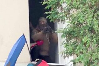 В МВД обнародовали видео с активистом в Киеве, который 9 мая целился в людей из гранатомета