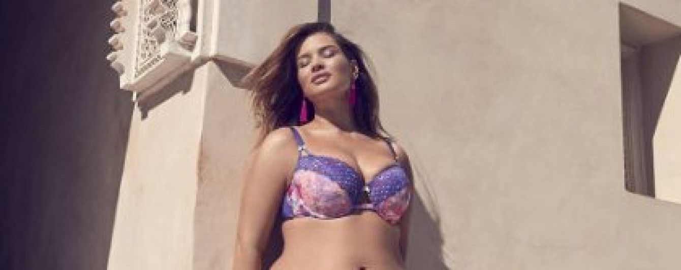 Модель plus-size Тара Линн похвасталась пышной фигурой в нижнем белье