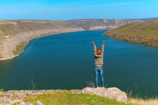 10 цікавих скель та каньйонів України, про які ви не знали